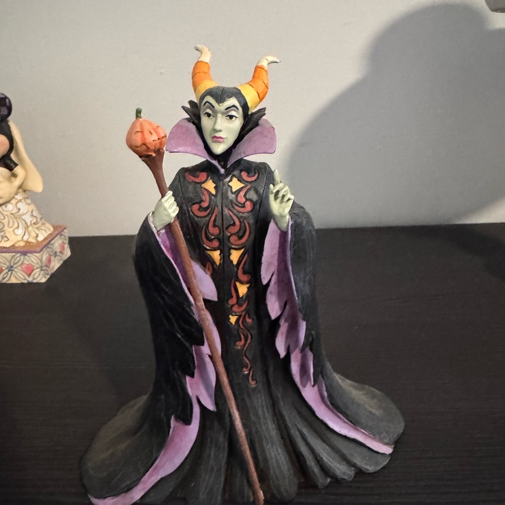 Maleficent Figurine with Staff - Picture 2 of 7